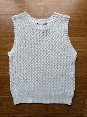 Sleeveless Cable Knit Sweater Vest